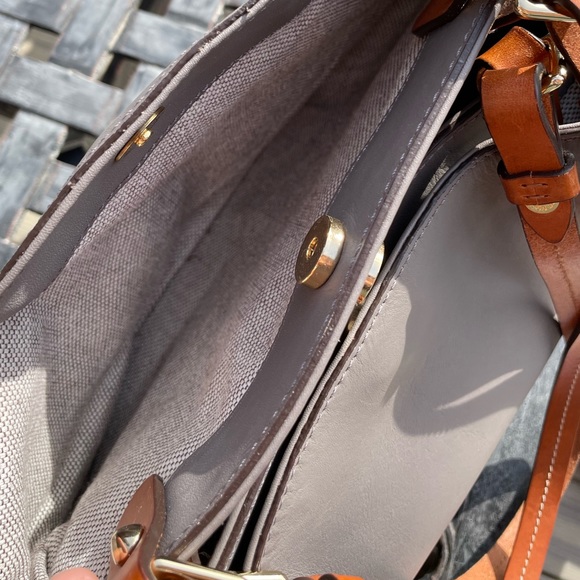 ❤️Dooney and Bourke EUC tote bag. - Picture 12 of 16